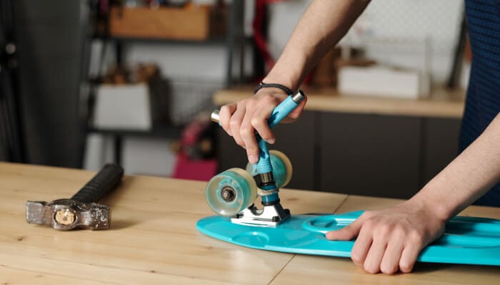 How to tighten skateboard trucks