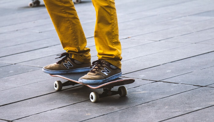 How to stand on a skateboard